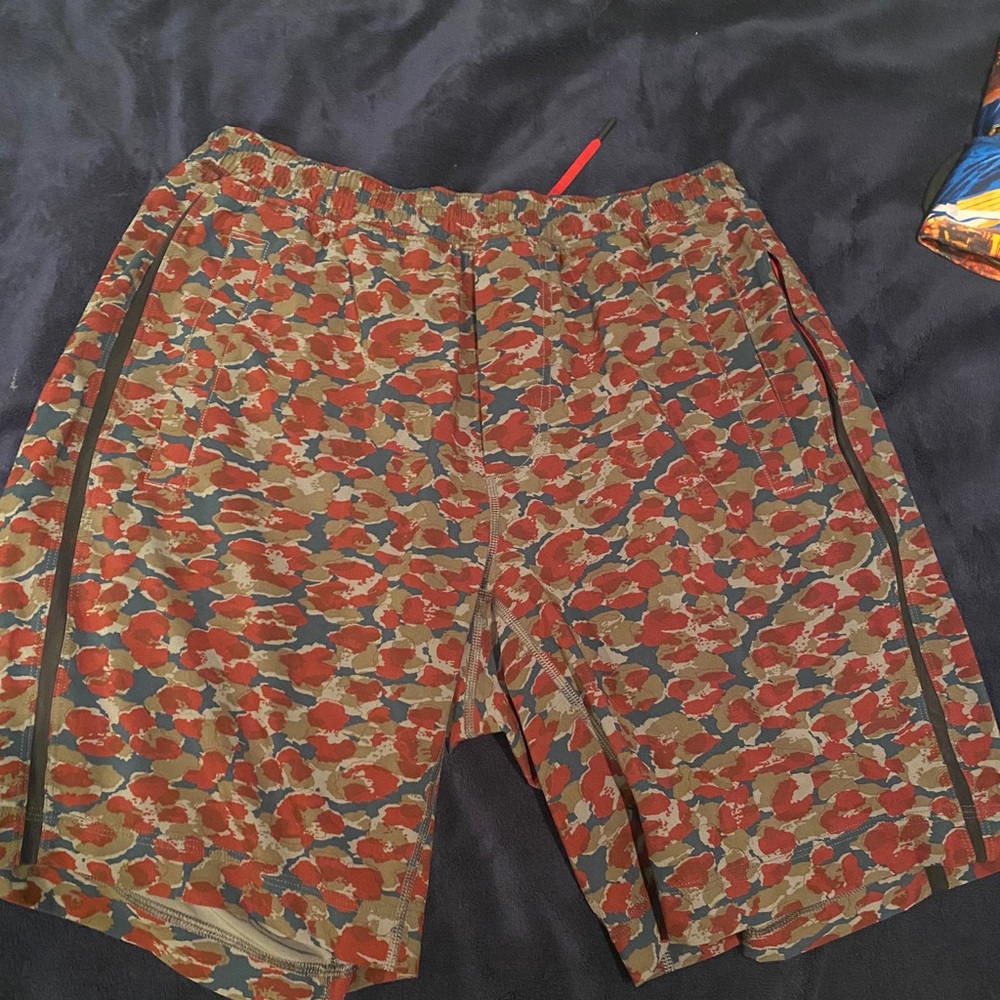 Lulu Lemon Shorts Size Large